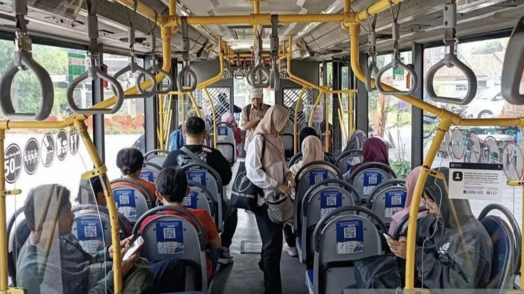 Pelanggan Transjakarta Bisa Berbuka Puasa di Bus, Ini Ketentuannya