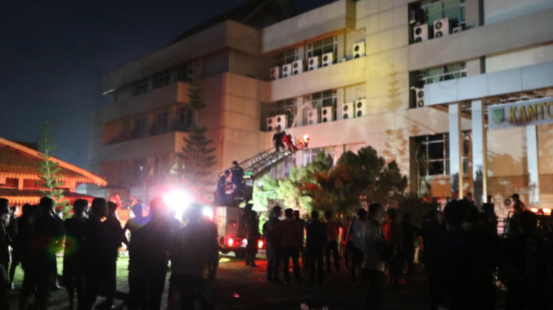 Kebakaran Melanda Kantor Bupati Indragiri Hilir
