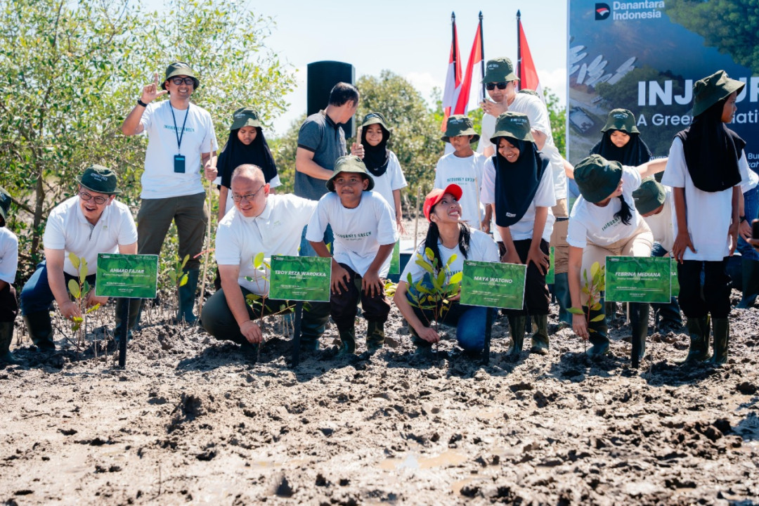 Penanaman Bibit Mangrove di KEK Mandalika