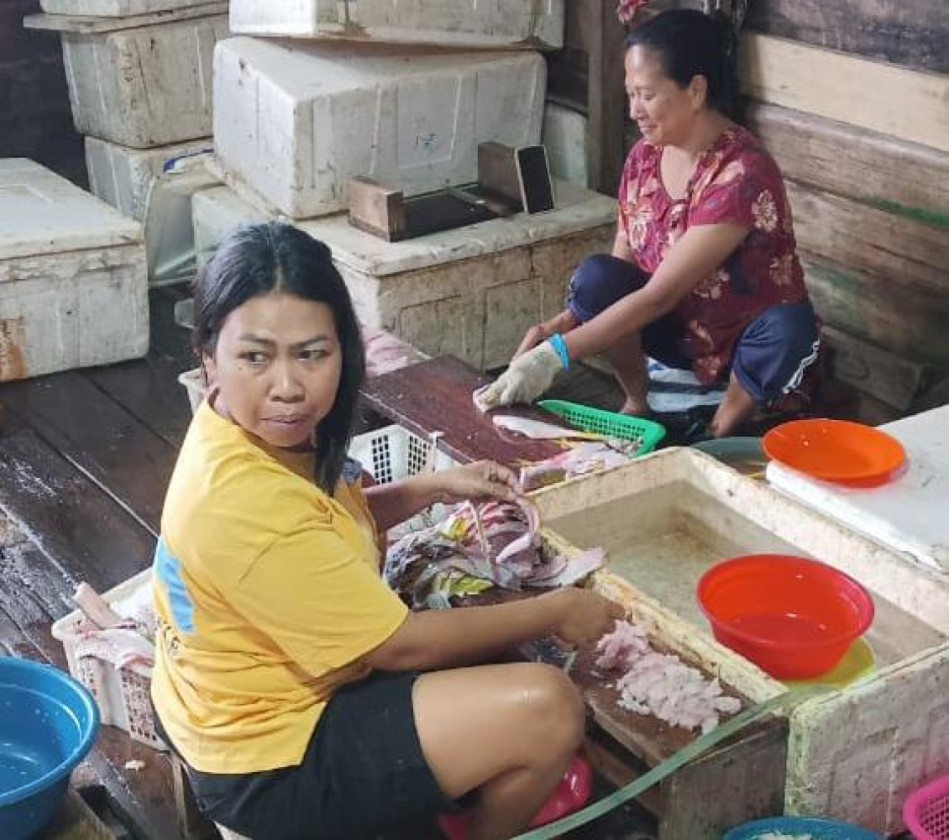 Sosok Ali, Pengusaha Ikan Delah Jadi Tulang Punggung Ekonomi Ibu-Ibu di Desa Kelong