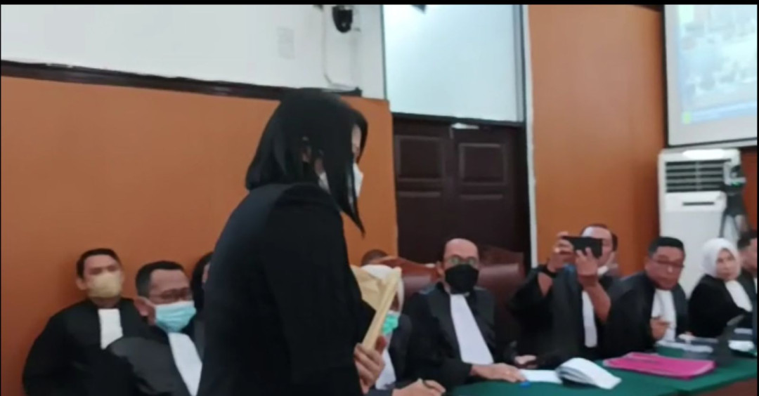 Sembuh dari Covid-19, Putri Candrawathi Hadiri Sidang Hari Ini Secara Langsung