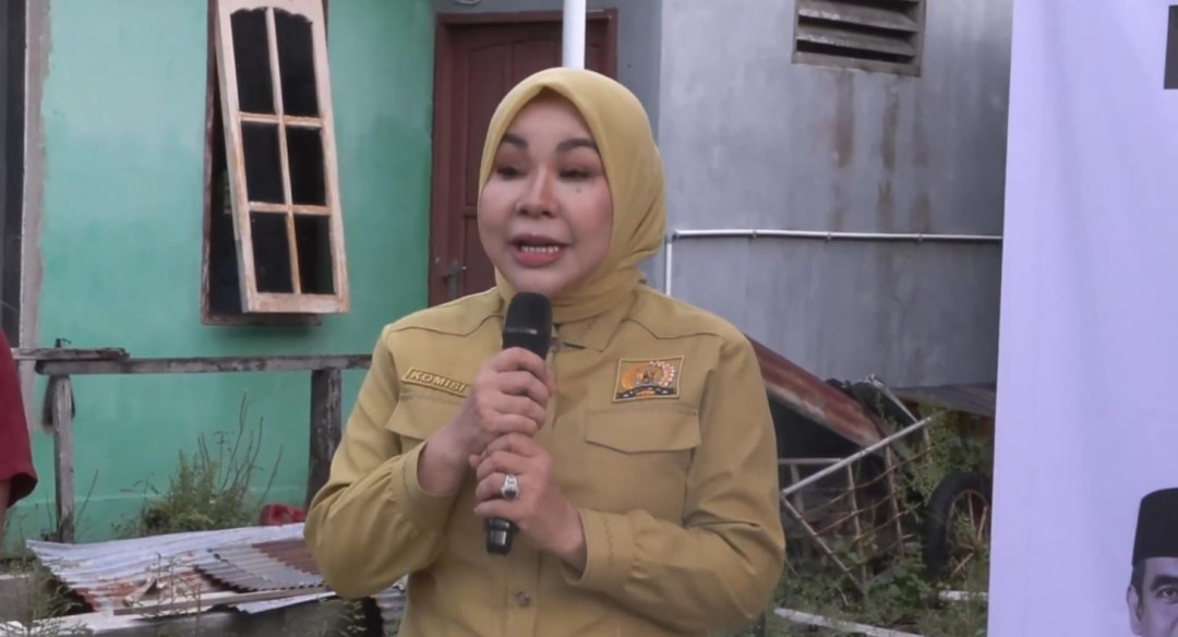 Komisi VII DPR RI Serahkan Bantuan Perbaikan Jalan di Tanjung Selor Hilir