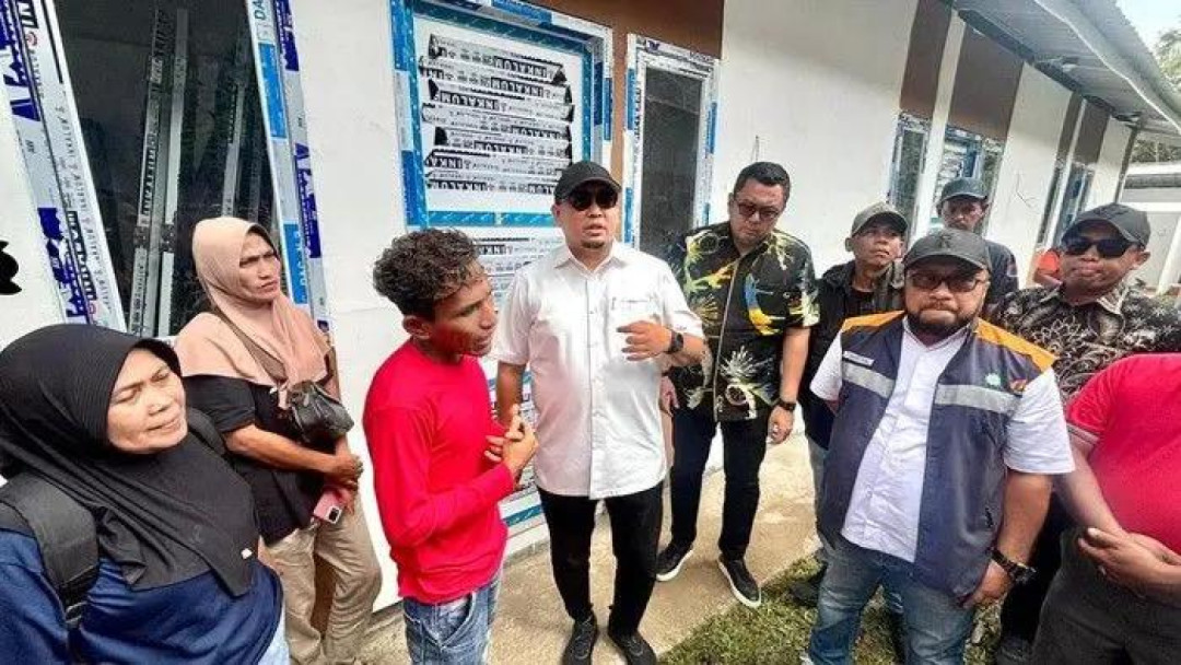 Cek Progres Huntara, Andre Rosiade Pastikan Pemulihan Bencana Dipercepat