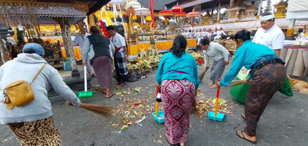 Pemedek Besakih Diminta Tanpa Plastik Selama Karya Agung