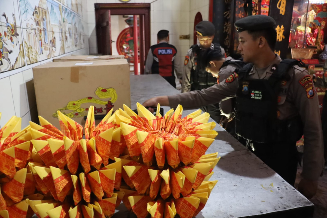 Sterilisasi 5 Klenteng, Polres Tanjungperak Pastikan Perayaan Imlek Aman