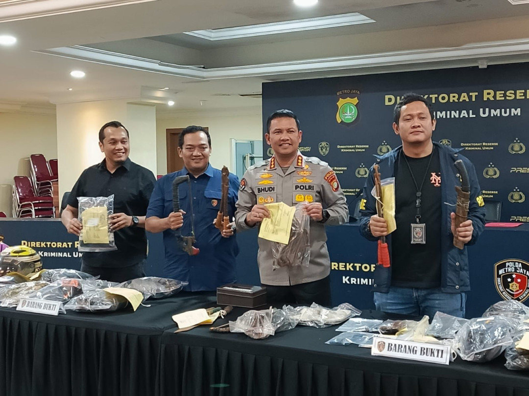 Polisi Tangkap 7 Tersangka Kasus Sindikat Pencurian Kabel Grounding SPBU