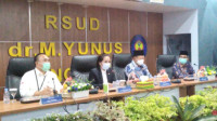 Bantu Penanganan Covid 19, Komisi Xi Dpr RI Serahkan Bantuan Alat Rontgen Pada RSUD M Yunus