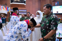 Kasal Yudo Lepas 70 Prajurit TNI AL untuk Tunaikan Ibadah Umrah