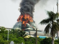 Breaking News! Kubah JIC Terbakar, Puluhan Petugas Kebakaran Dikerahkan