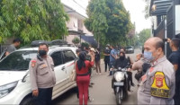 Jemput Paksa Nikita Mirzani, Polisi : Nikita Tidak Mau Buka Pintu  