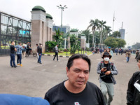Tiba di Gedung DPR RI, Ade Armando Nyatakan Dukungan untuk Demo Mahasiswa