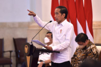 Pimpin Sidang Kabinet, Jokowi: Antisipasi Krisis Pangan dan Energi