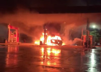 Layani Antrean BBM, SPBU KM 8 Kota Bengkulu dan Satu Unit Mobil Terbakar