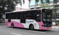 Transjakarta Kembali Operasikan Bus Pink Khusus Wanita