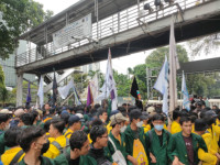 Massa Aksi Penolakan BBM di Patung Kuda, Memaksa Masuk ke Istana