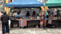 Sudah Antre dari Pagi, Bazar Dinas Perindag Ditutup