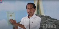 Presiden Jokowi Bagikan 600 Sertifikat Tanah Rakyat 