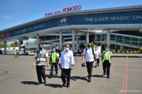 Jelang Diresmikan Jokowi, Menhub Tinjau Bandara Komodo