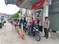 Harga BBM naik, Polisi Awasi Pembelian BBM di sejumlah SPBU Kota Bengkulu