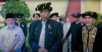 Dianugerahi Gelar 'Dada Madopo Malamo', Presiden Jokowi : Jaga Kearifan Lokal