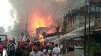Kebakaran Besar di Balikpapan, Hanguskan Ruko dan Rumah Warga Selama 4 Jam