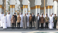 Menhan Prabowo Turut Dampingi Presiden Jokowi Resmikan Masjid Raya MBZ di Solo