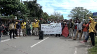 Mahasiswa dan Masyarakat Papua Demo Tolak Pembentukan DOB dan Otsus