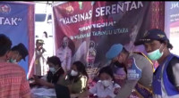 Kejar Target Vaksinasi Nasional, Pedagang & Pengunjung Masuk ke Pasar dan Terminal Siborong-borong Wajib di Vaksin