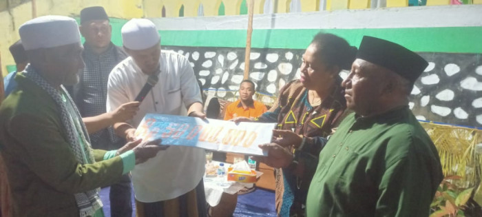 Safari Ramadhan, Masyarakat Fakfak Dapat Bantuan Subsidi Pangan dan Peralatan UMKM