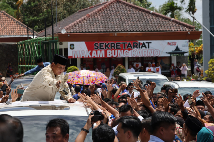 Prabowo Subianto Ziarah ke Makam Bung Karno di Blitar