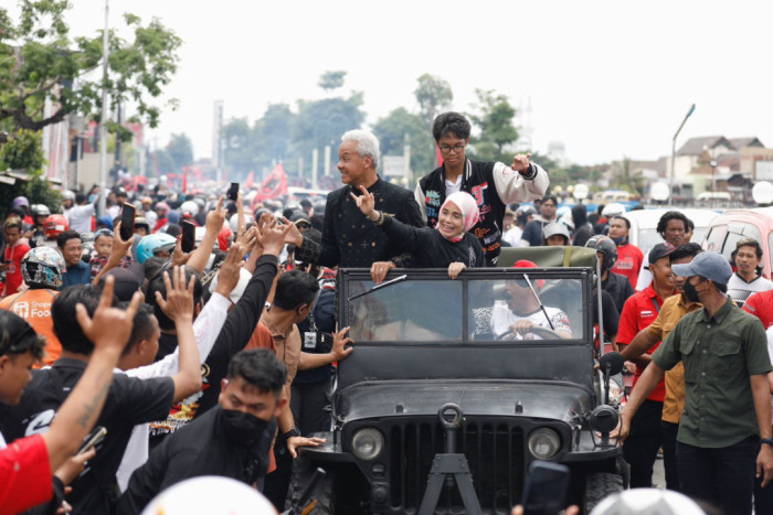 Usai Hadiri Hajatan Rakyat, Ganjar-Mahfud Konvoi Keliling Kota Solo