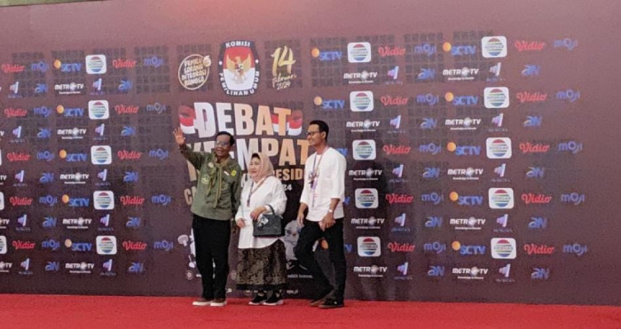 Hadiri Debat ke-4, Mahfud MD Berpenampilan Seperti Mapala