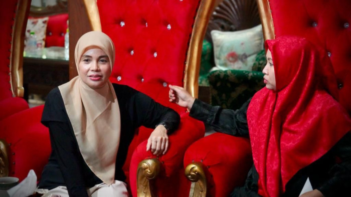 Bertemu dengan Siti Atikoh, Nyai Um Faizah: Beliau Orang yang Sangat Sabar