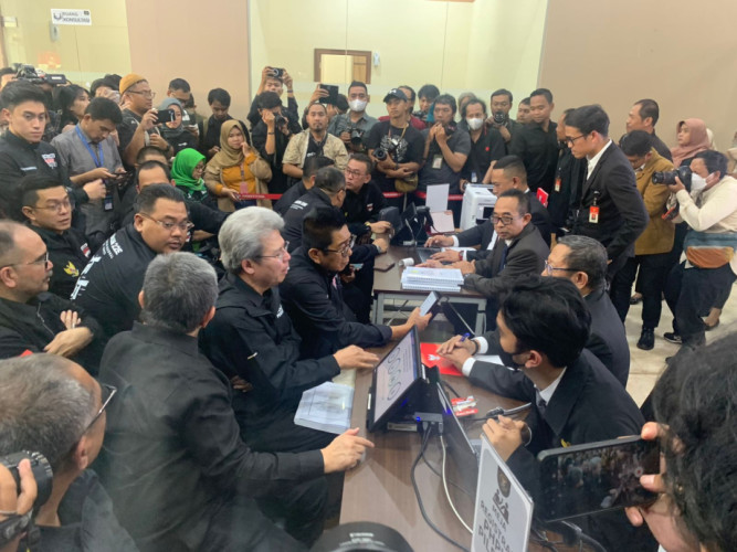 Tim Hukum Ganjar-Mahfud Tiba Di MK Untuk Daftarkan Gugatan Sengketa Hasil Pemilu 2024