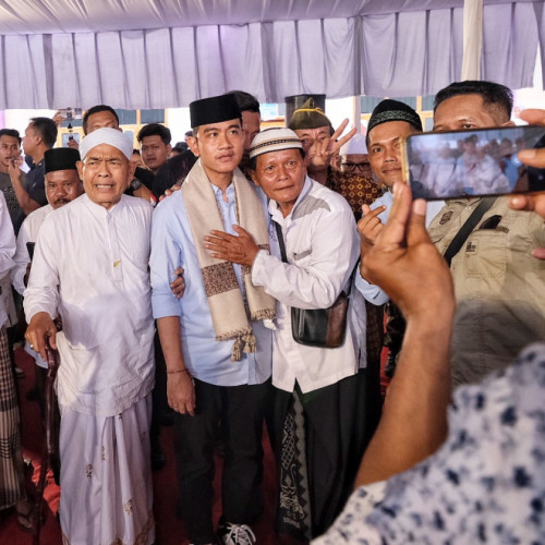 Safari Politik ke Banyuwangi, Gibran Dapat Dukungan Seribu Kiai Kampung