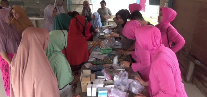 Korban Banjir Aceh Serbu Pengobatan Gratis