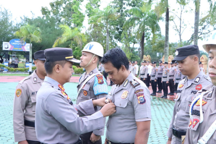 Kapolres Siak Pimpin Upacara PTDH Salah Seorang Personel Polres Siak
