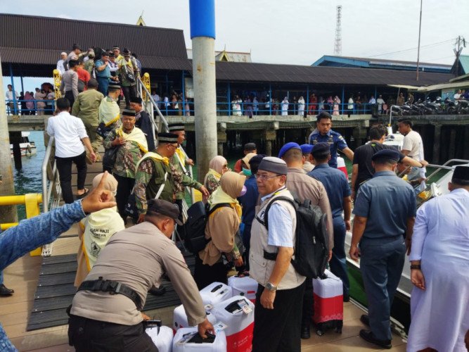 66 Orang Calon Jemaah Haji Bintan di Berangkatkan
