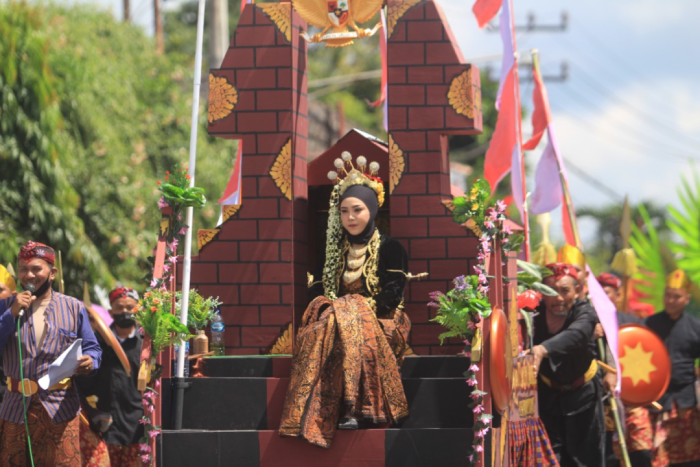 Bontang City Carnaval Sajikan Miniatur Indonesia