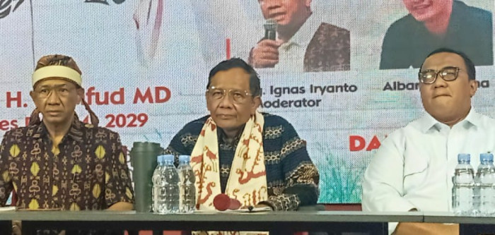 Selain Tambang, Mahfud MD Klaim Indonesia Masih Banyak Korupsi di Sektor Udara dan Laut