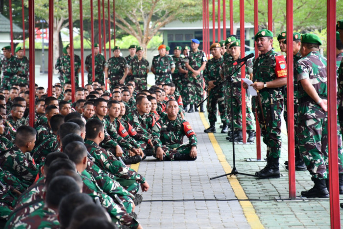 Kodam XII/Tanjungpura Terima Satgas Pamtas RI-Malaysia Yon Armed 10/Bradjamusti, Kostrad