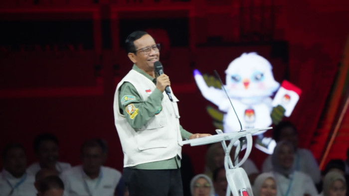 Tutup Debat ke-4 Cawapres Pemilu 2024, Mahfud MD Nyanyikan Lagu Ebiet G Ade&nbsp;