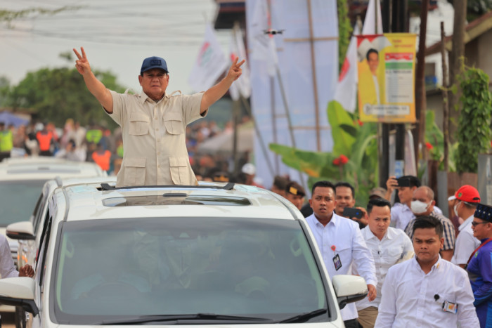 Antusiasme Masyarakat Palembang Sambut Kedatangan Prabowo