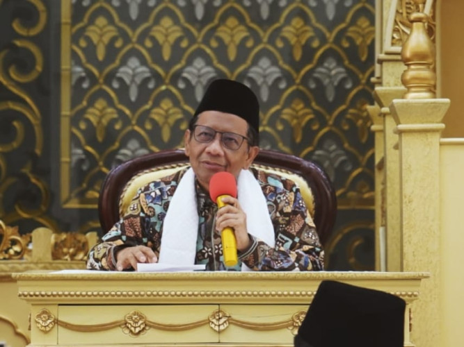 Mahfud MD Ceramah Subuh, Dihadiri Gubernur dan Wagub Sumbar