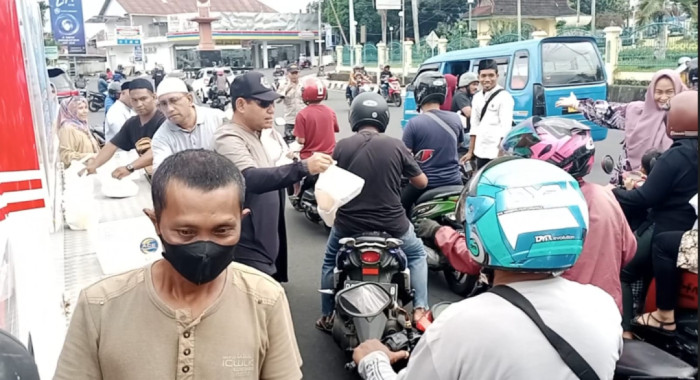 BNNP Maluku Utara Bagikan 2.000 Paket Takjil Ramadhan