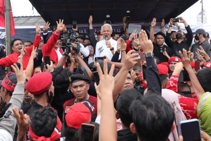 Sapa Warga Kampung Nelayan Medan, Ganjar Jamin Kesejahteraan Nelayan Melalui Pemutihan Kredit Macet