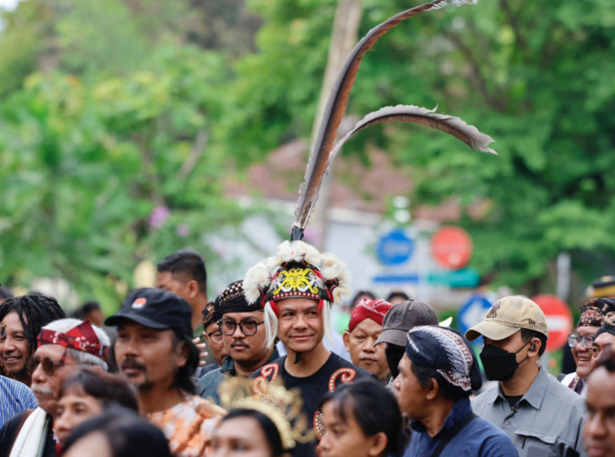 Ikut Kirab Budaya Nitilaku UGM, Ganjar Pranowo: Wujud Spirit Kerakyatan