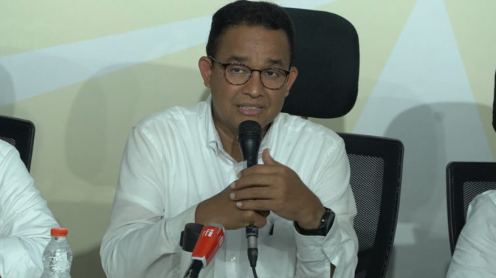 Jelang Pencoblosan di TPS 60 Lebak Bulus, Anies Sempatkan untuk Minta Doa Ibundanya