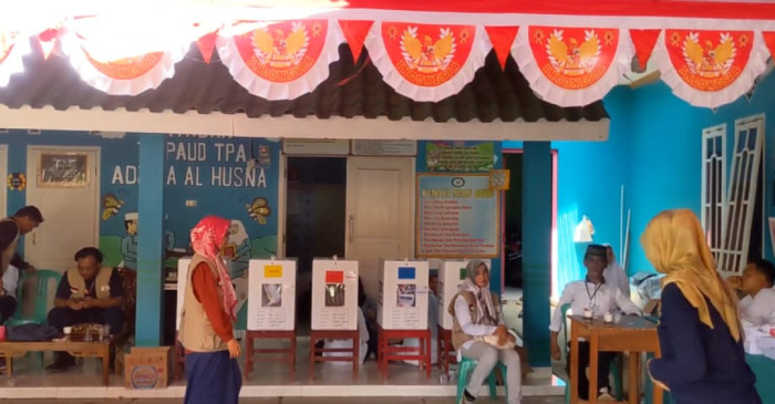 Ratusan Surat Suara Tercoblos