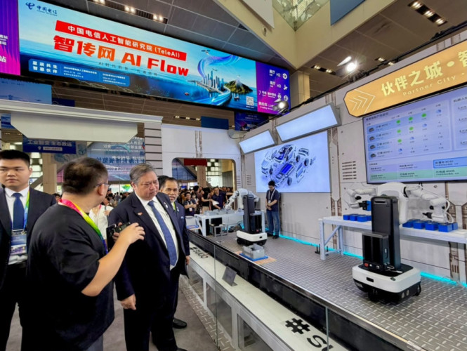 rekening77 Airlangga Bidik Transfer Teknologi AI dan Robotika untuk Perkuat Industri Nasional